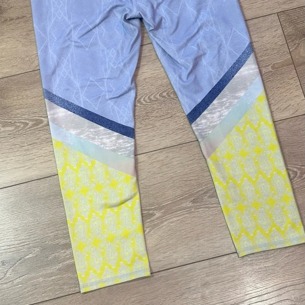 Alo Yoga Airbrush Tree Lace Sky Cropped Leggings 21”